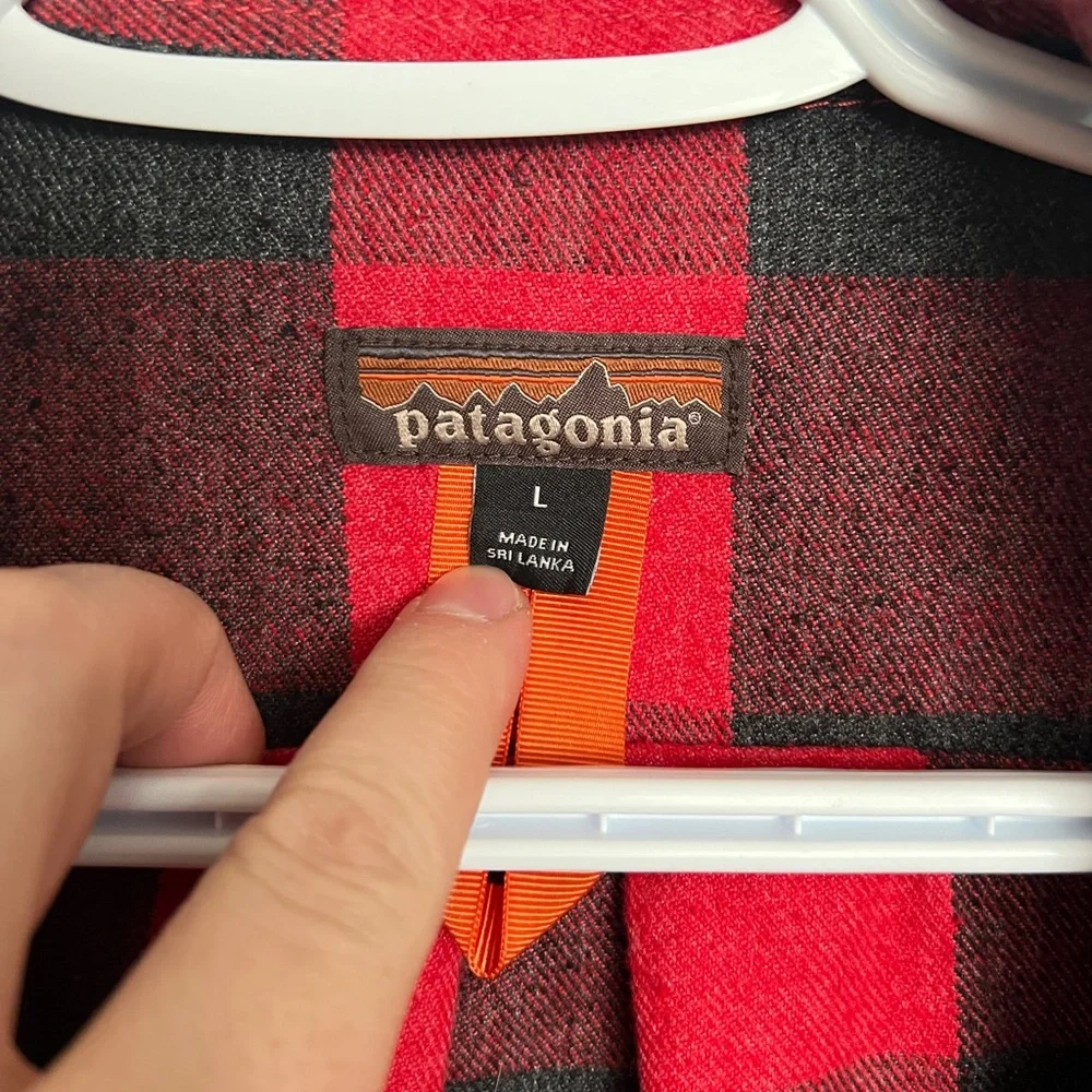 Patagonia Plaid Men's Shirt - Picture 4 of 4